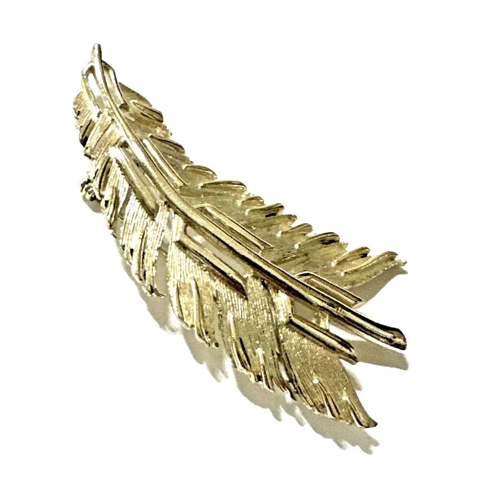 Vintage LISNER Feather Brooch Plume Pale Gold Silver Tone Mid Century Modern Pin